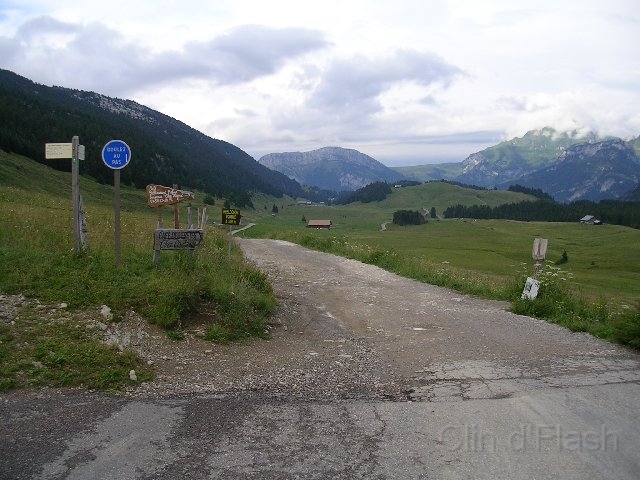 RN_enduro_Haute-Savoie_2005-11.jpg - Plateau des GlièresLa route se termine ? Pas grave ....