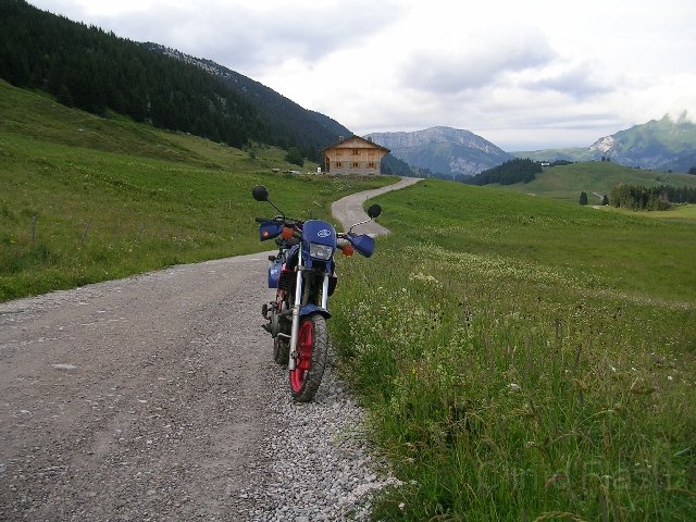 RN_enduro_Haute-Savoie_2005-8.jpg - Plateau des GlièresLe poumpoum route de Lagun'