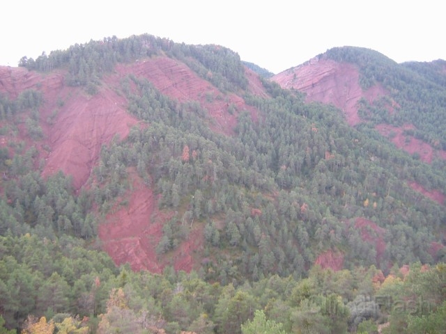 3-Serra_De_Cadi_01.jpg - Serra De Cadi, une roche rouge superbe !
